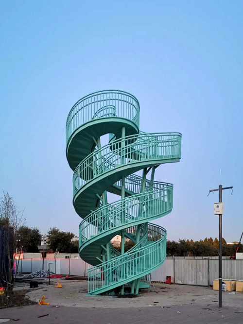 Double Helix Media Logo Tower designed by Qingyang Yu ’16 (B.Arch.) G’20 (M.S.), Wentao Zeng ...